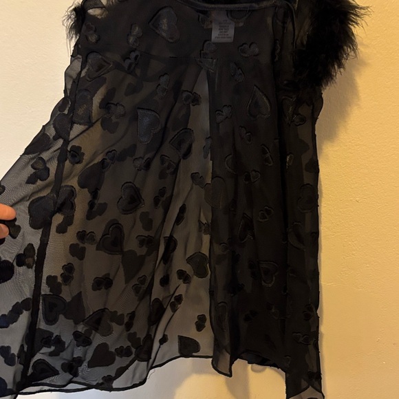 Elegant Black Lace Trimmed Camisole - Picture 6 of 6